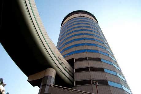 吳江樓市網(wǎng)：高速路竟然穿樓而過 你見過嗎？