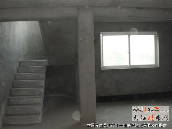 振泰小區(qū)3-4樓純復式樓毛坯帶汽車庫