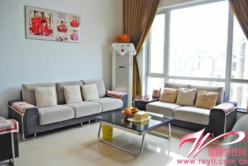 藍(lán)白紅上品家 色彩的高調(diào)設(shè)計(jì)