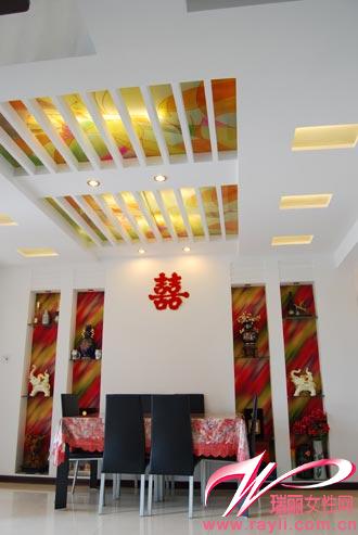 藍(lán)白紅上品家 色彩的高調(diào)設(shè)計(jì)