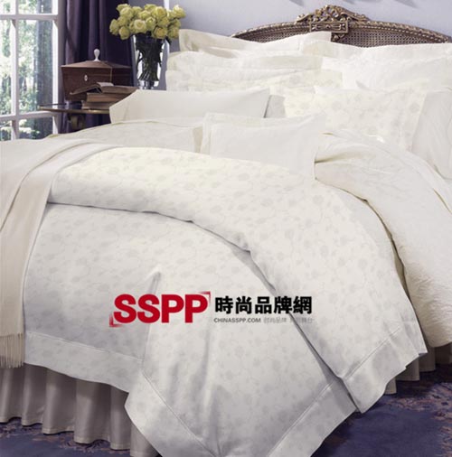 白色床品 解讀秋冬簡約時(shí)尚