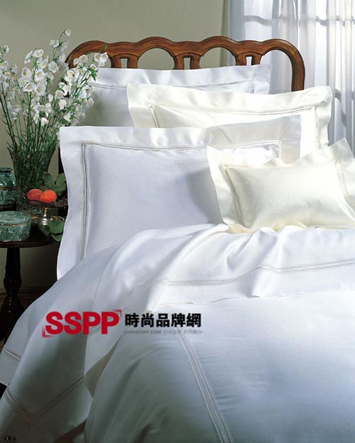 白色床品 解讀秋冬簡約時(shí)尚